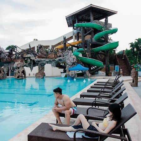 Port Royale Waterpark Resort Dumaguete City ภายนอก รูปภาพ
